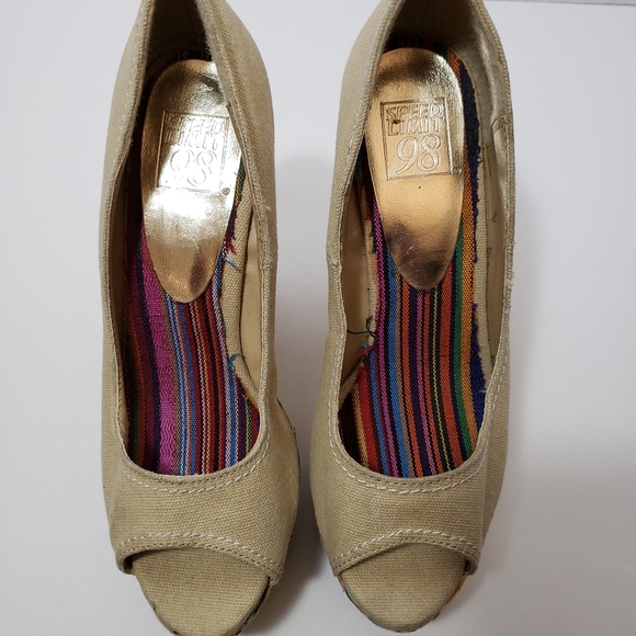 5/$15 Size 6 Speed Limit 98 Khaki Canvas Woven Platform Wedges - Picture 7 of 8